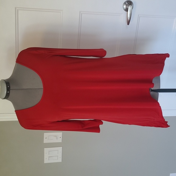 2 for $25, EUC red scoop neck 3/4 sleeve top - Picture 1 of 7